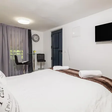 Gorgeous In With Wifi Apartment